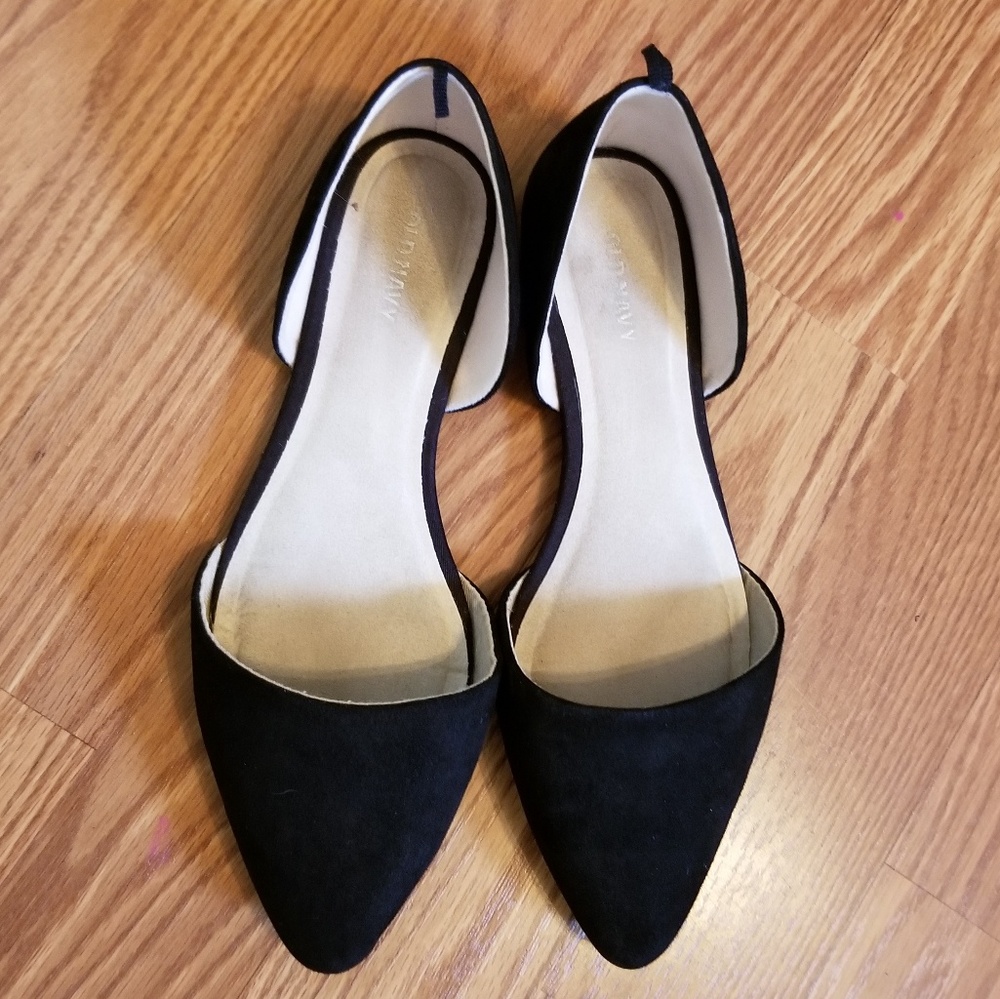 {Old Navy} Black Pointed Toe Flats